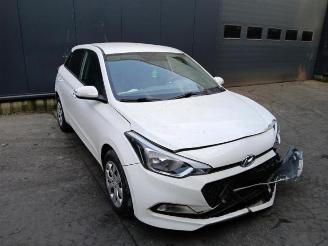 Vrakbiler auto Hyundai I-20 i20 (GBB), Hatchback, 2014 / 2020 1.1 CRDi VGT 12V 2015/10