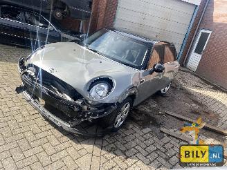 krockskadad bil auto Mini Clubman F54 1.5 2019/5