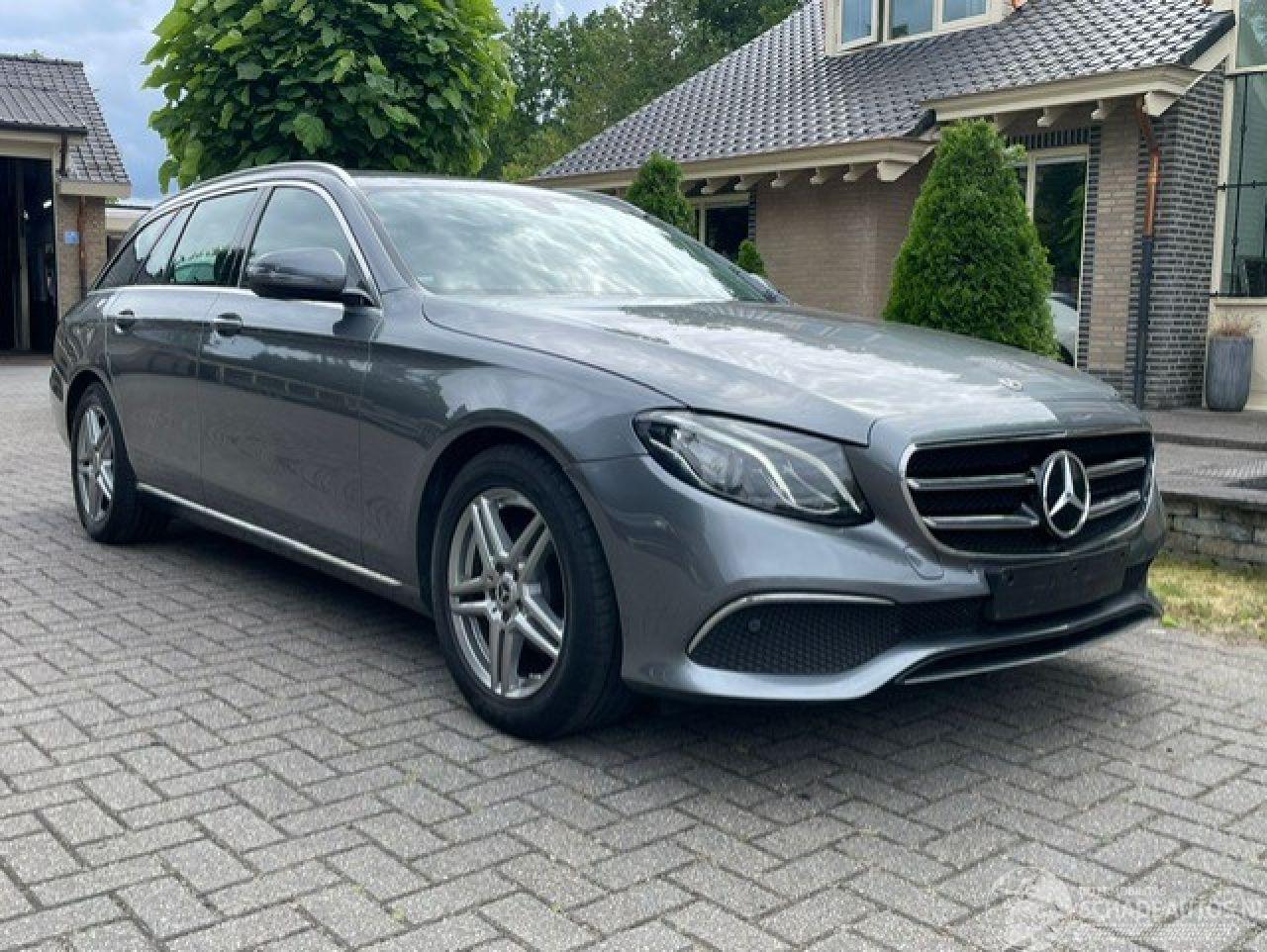 Mercedes E-klasse 200 d AVANTGARDE NAVI CAMERA LED WIDESCREEN