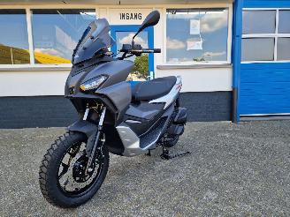 Aprilia  SR GT 200 picture 7