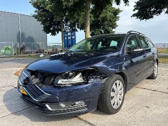 skadebil auto Volkswagen Passat 1.6 TDI 16V Bluemotion Combi/o  Diesel 1.598cc 77kW (105pk) FWD 2010-08/2014-12  CAYC 2013/8
