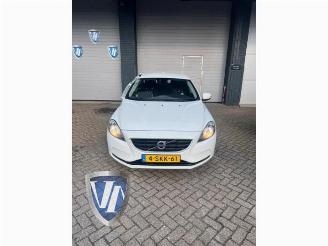 Vrakbiler auto Volvo V-40 V40 (MV), Hatchback 5-drs, 2012 / 2019 1.6 D2 2013/10