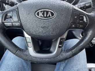 Kia Rio 1.2 tdi 5drs picture 10