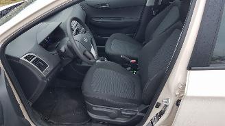 Hyundai I-20 AUTOMAAT picture 15